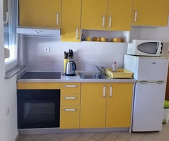 Sea view apartment with 6 bedrooms - only 70 m from the beach!