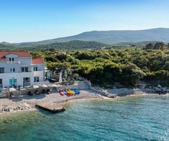 Exkluzivní středomořská vila v první řadě u moře