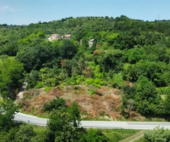 Buje, Isztria – Építési telek romokkal csendes környéken