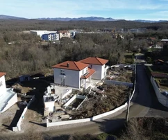 Matulji, Mučići, CASA ADOSADA DE NUEVA CONSTRUCCIÓN Roh bau, piso de cuatro habitaciones 213 m², piscina