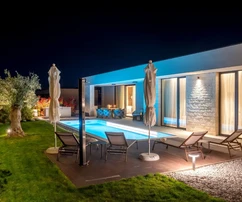 Istria, Poreč: Villa moderna con piscina y privacidad