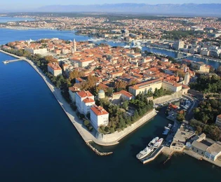 Zadar-Novi Bokanjac | Moderní rodinný dům s bazénem na straně