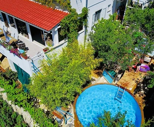 Hvar, dom trzykondygnacyjny z dodatkową działką budowlaną