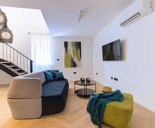 Großzügige Wohnung in Opatija in erster Meereslinie zu verkaufen in Kroatien