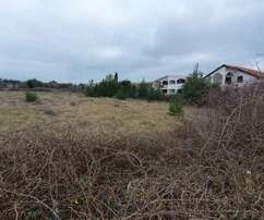 Pozemok v stavebnej zóne (vyžaduje sa vypracovanie UPU plánu) 650 m²