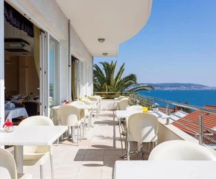 Elegante Meerblick-Immobilie – Trogir