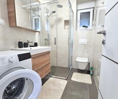 Elegáns, két szobás lakás a tenger közelében Čiovón