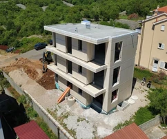 Apartamento atractivo con vista al mar, en una ubicación tranquila.