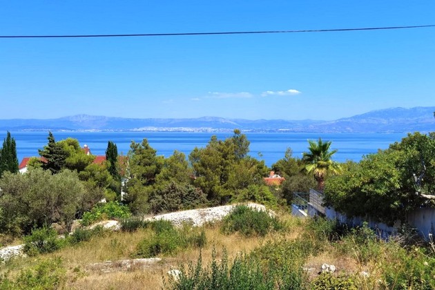 Terrain de Brac avec permis pour villa et piscine avec vue sur la mer