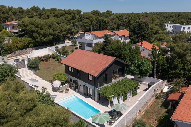 Medulin, Premantura - detached house in Scandinavian design with pool and sauna - quiet location