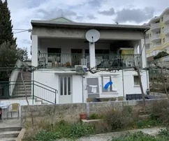 Seget Vranjica, samostatně stojící dům 104 m² se zahradou 340 m²