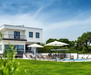 Luksuzna vila s bazenom na prodaju u Puli