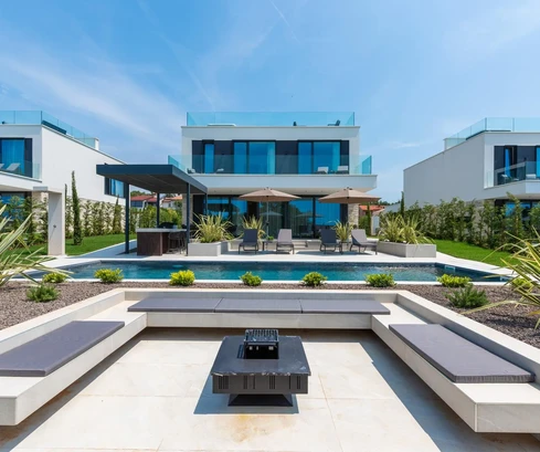 Villas with sea views for sale in Poreč Kukci in Croatia