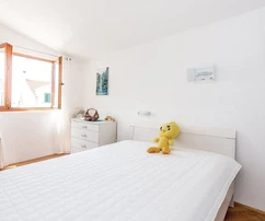 Rogoznica, Ražanj, önálló ház 220 m2, 150 m-re a tengertől és a strandtól