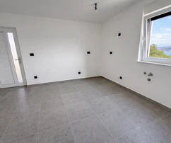 Soline Bay - New build ground floor apartment with garden