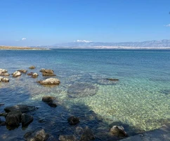 Bliźniak na sprzedaż z widokiem na morze na wyspie Vir w Chorwacji