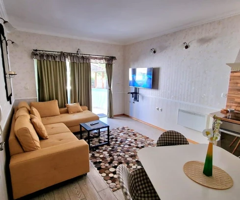 Pakoštane, three-room apartment with a garden in an excellent location