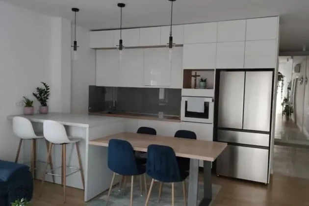 Trogir, Soline, apartamento de tres habitaciones de 100 m2 con vistas al mar, 2 plazas de aparcamiento