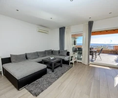 Solin, Rupotina, samostatně stojící dům 260 m2 se zahradou a výhledem