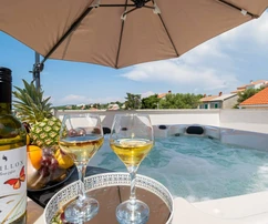 Villa con piscina in vendita a Novalja in Croazia