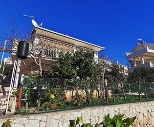 Urokliwy dom na wyspie Čiovo z widokiem na morze na sprzedaż