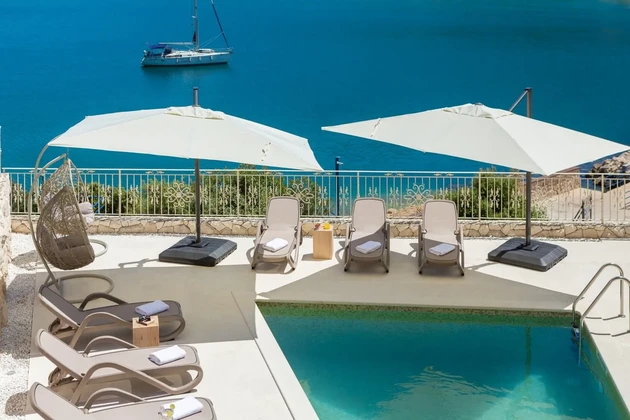 Marina, apartamento recién renovado con dos dormitorios, 67 m², con aparcamiento, primera línea al mar