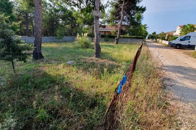 Stavební pozemek 600 m² jižní strana, nutná příprava UPU plánu