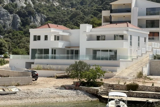 Sevid, newly built luxury villa with pool, first row to the sea