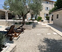 Kamenný istarský dom na predaj v obci Svetvinčenat v Chorvátsku