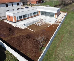 Casa de una sola planta con piscina en venta cerca de Žminj en Croacia