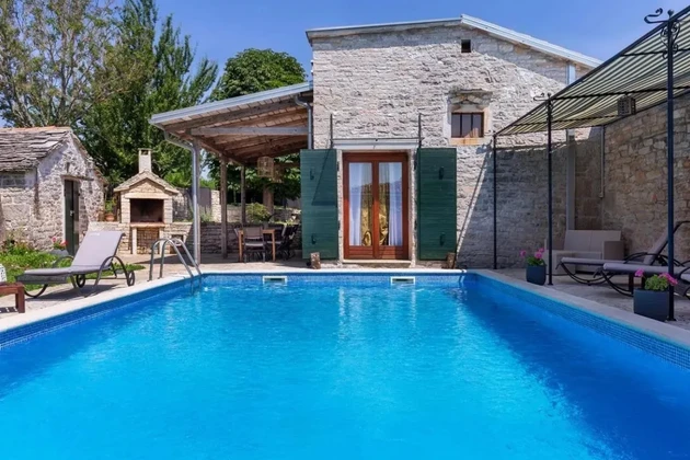 Дом Грачишче, 280 м²