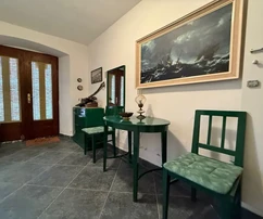 СТАРЫЙ КАМЕННЫЙ ДОМ В ЭКСКЛЮЗИВНОМ МЕСТЕ, ПЕРВАЯ ЛИНИЯ У МОРЯ!