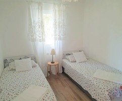 Urokliwy dom tuż przy morzu w Trogirze na sprzedaż