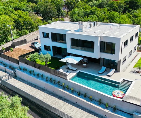 Villa urbana con 2 residencias de lujo y vista panorámica a la bahía de Kvarner