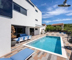 Villa de lujo en venta en Sukošan cerca del mar en Croacia