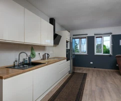 Viskovo, Marcelji, espaciosa casa unifamiliar con dos apartamentos, 300 m², en un gran terreno de 1.137 m²