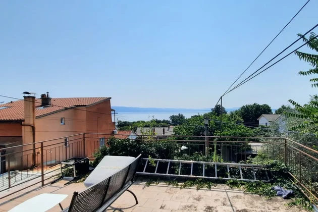PENZIÓN S OSMIMI APARTMÁNMI A VÝHĽADOM NA MORE, 1000 M OD PLÁŽE!