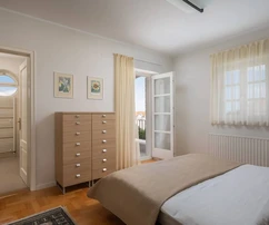 Vila na prodej ve Vodicích s výhledem na moře v Chorvatsku