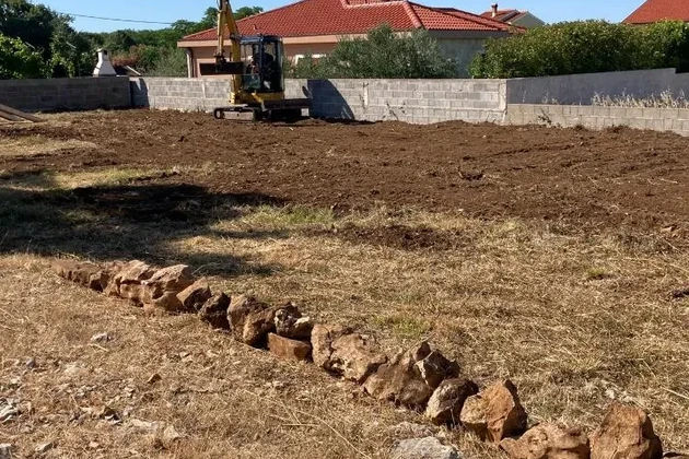 Građevinsko zemljište Vrsi, 476 m², 700 m do mora