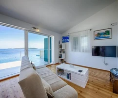 Villa auf der Südseite von Vis zu verkaufen in Kroatien