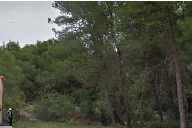 Čiovo, Okrug G., terreno edificabile a 350 m dal mare e dalla spiaggia