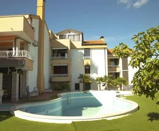 Apartmanház medencével, Isztria, Medulin