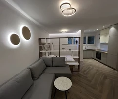 Split, Gripe, appartamento bilocale recentemente ristrutturato di 35 m² al piano terra dell'edificio.