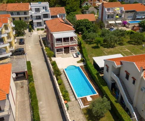 Krásná vila s bazénem na prodej v Sukošanu v Chorvatsku