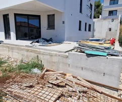 Trogir, Saldun, 3-izbový byt 110 m2 + záhrada 50 m2, veľká terasa (34 m2), novostavba