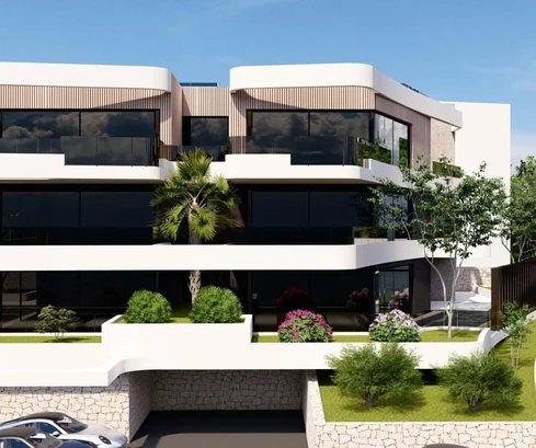 Appartamento con quattro camere da letto e piscina in vendita a Lovran in Croazia