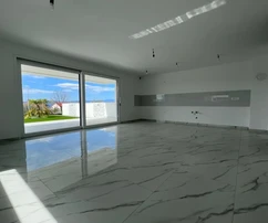 EXKLUZÍVNY APARTMÁN S VÝHĽADOM NA MORE, NA ATRAKTÍVNOM MIESTE!