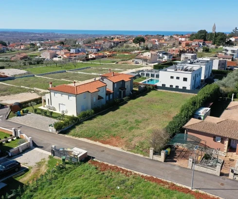 Kaštelir, Istrie: stavební pozemek o rozloze 940 m² s výhledem na moře