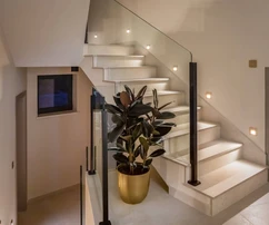 Medencés villa eladó Marinában Horvátországban