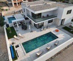 Дом Мандре, Колан, 220 м²